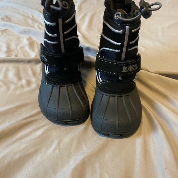 NWT totes boys snow boots #MakeAnOffer - Picture 5 of 6
